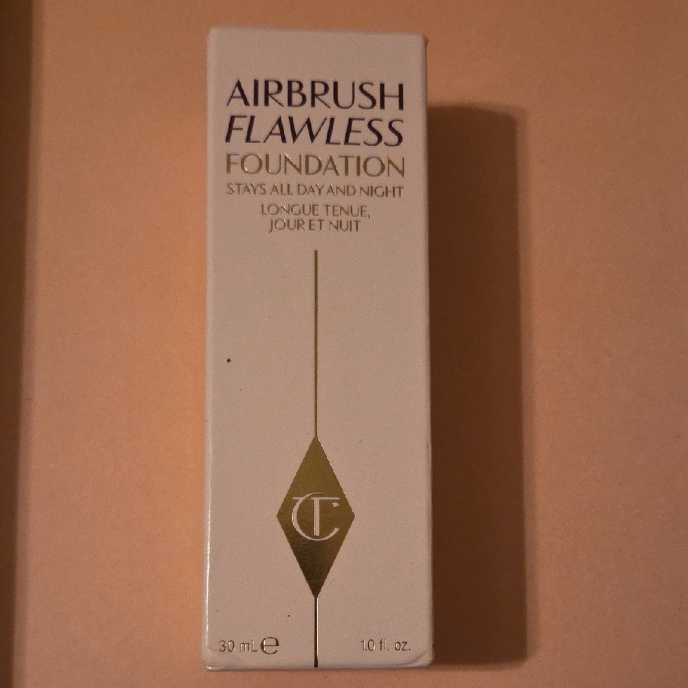 Charlotte Tilbury Airbrush Flawless Foundation - Creamy Beige